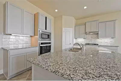 11927 Champions Forest Drive, Mont Belvieu, TX 77535 - Photo 7