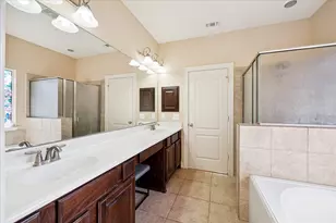 313 Regal Ct, Bellville, TX 77418 - Photo 7