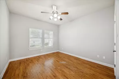 313 Regal Court, Bellville, TX 77418 - Photo 9