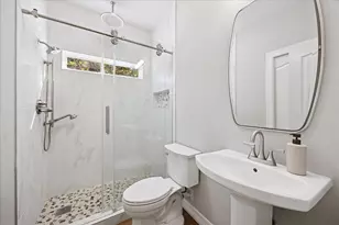 313 Regal Ct, Bellville, TX 77418 - Photo 11