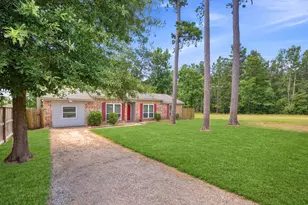 1835 S 3rd St, Conroe, TX 77301 - Photo 3
