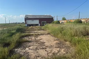 5802 Carancahua St, Sargent, TX 77414 - Photo 3