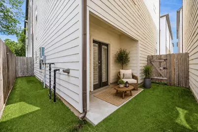 880 Wakefield Drive #C, Houston, TX 77018 - Photo 9