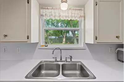 11518 Mullins Drive, Houston, TX 77035 - Photo 11