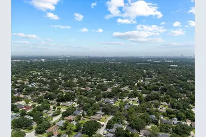 11518 Mullins Drive, Houston, TX 77035 - Photo 29