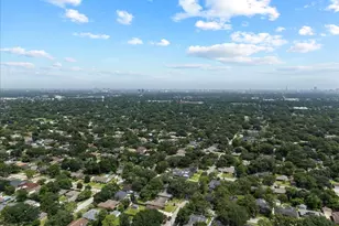 11518 Mullins Dr, Houston, TX 77035 - Photo 29