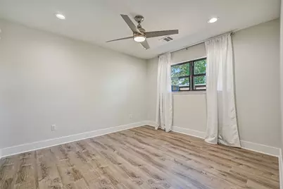 921 Falling Leaf Drive, Friendswood, TX 77546 - Photo 33