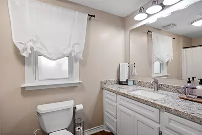 427 W 1st Street, Freeport, TX 77541 - Photo 15