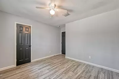 8623 Valley Forest Drive, Houston, TX 77078 - Photo 23