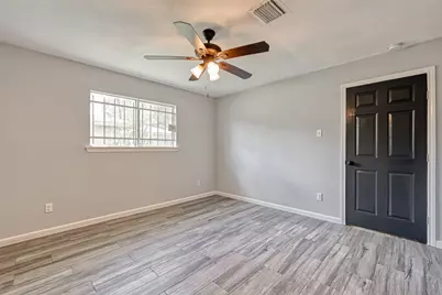 8623 Valley Forest Drive, Houston, TX 77078 - Photo 27