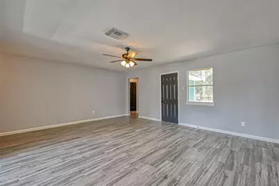 8623 Valley Forest Drive, Houston, TX 77078 - Photo 11