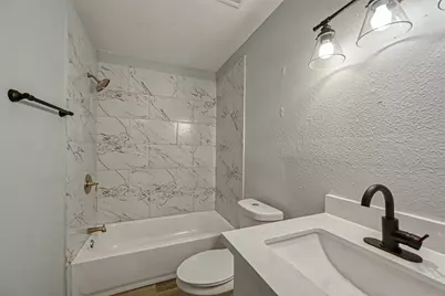 8623 Valley Forest Drive, Houston, TX 77078 - Photo 21