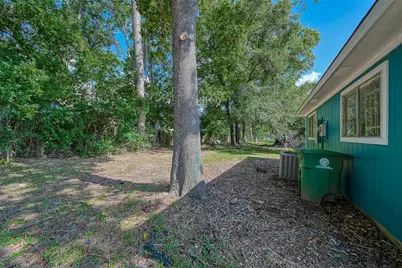 8623 Valley Forest Drive, Houston, TX 77078 - Photo 35