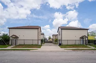1515 Fairbanks St, Houston, TX 77009 - Photo 5