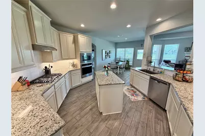 1217 Laurel Loop, Angleton, TX 77515 - Photo 15