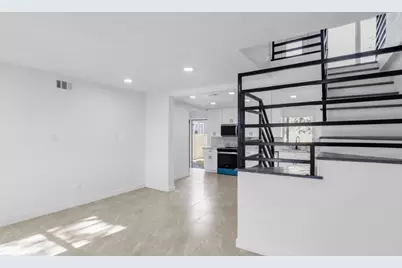 2410 E Bayshore Drive, Dickinson, TX 77539 - Photo 9