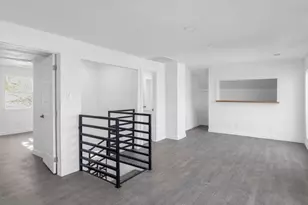 2410 E Bayshore Dr, Dickinson, TX 77539 - Photo 17