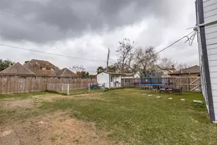 605 S Remington Dr, Angleton, TX 77515 - Photo 23