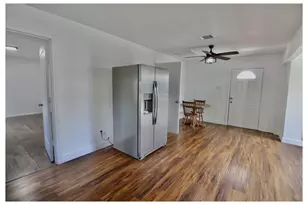 409 Robert Lee Rd, Houston, TX 77009 - Photo 9