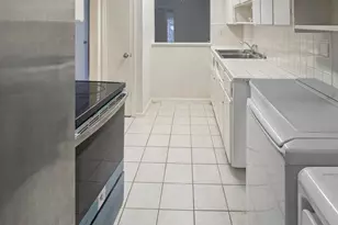 7910 Grove Ridge Dr, Houston, TX 77061 - Photo 9