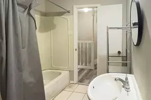 7910 Grove Ridge Dr, Houston, TX 77061 - Photo 11