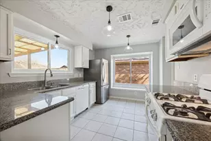 439 Reseda Dr, Houston, TX 77598 - Photo 7