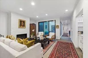 10 S Briar Hollow Ln, Houston, TX 77027 - Photo 11