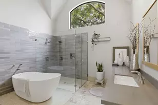 4057 Breakwood Dr, Houston, TX 77025 - Photo 9