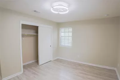 2401 Sycamore #B2, Huntsville, TX 77340 - Photo 11