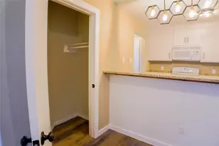 2401 Sycamore, Huntsville, TX 77340 - Photo 5