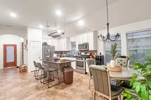 9923 Opal Rock Dr Dr, Rosharon, TX 77583 - Photo 3