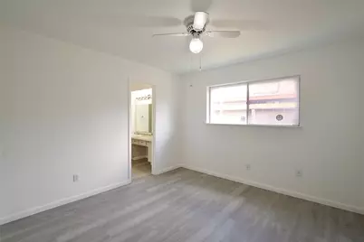 6219 Darlinghurst Drive, Houston, TX 77085 - Photo 9