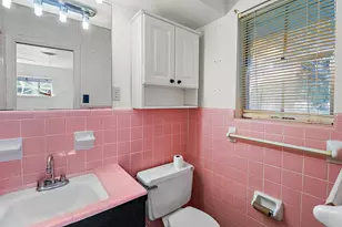 407 Lazy Ln, Anahuac, TX 77514 - Photo 21