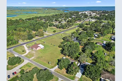 407 Lazy Lane, Anahuac, TX 77514 - Photo 25