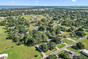 407 Lazy Ln, Anahuac, TX 77514 - Photo 27