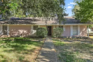 407 Lazy Ln, Anahuac, TX 77514 - Photo 3