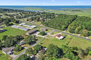 407 Lazy Ln, Anahuac, TX 77514 - Photo 29