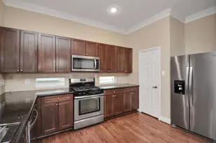 1137 W 24th St, Houston, TX 77008 - Photo 9