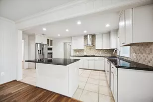 2506 Avalon Pl, Houston, TX 77019 - Photo 13