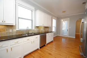 1030 W 16th St, Houston, TX 77008 - Photo 9