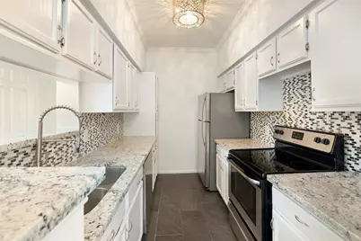 2213 Stanford Street #2213, Houston, TX 77006 - Photo 3