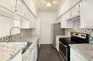 2213 Stanford St, Houston, TX 77006 - Photo 3