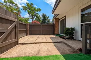 12027 Greenwood Forest Dr, Houston, TX 77066 - Photo 3