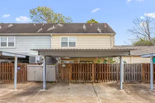 10831 Sandpiper Dr, Houston, TX 77096 - Photo 25
