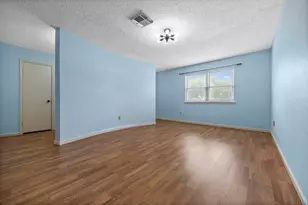 10831 Sandpiper Dr, Houston, TX 77096 - Photo 15
