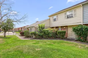 10831 Sandpiper Dr, Houston, TX 77096 - Photo 7