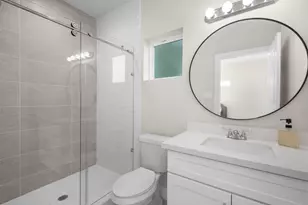 8016 Willow St, Houston, TX 77088 - Photo 13