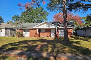 305 Helen Dr, Deer Park, TX 77536 - Photo 1