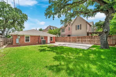 2610 W Holcombe Boulevard, Houston, TX 77025 - Photo 27