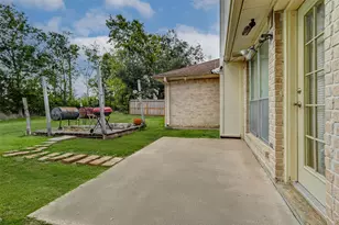 7006 River Bluff Dr, Houston, TX 77085 - Photo 29